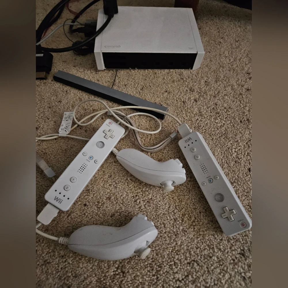 Wii console with or without games and controllers